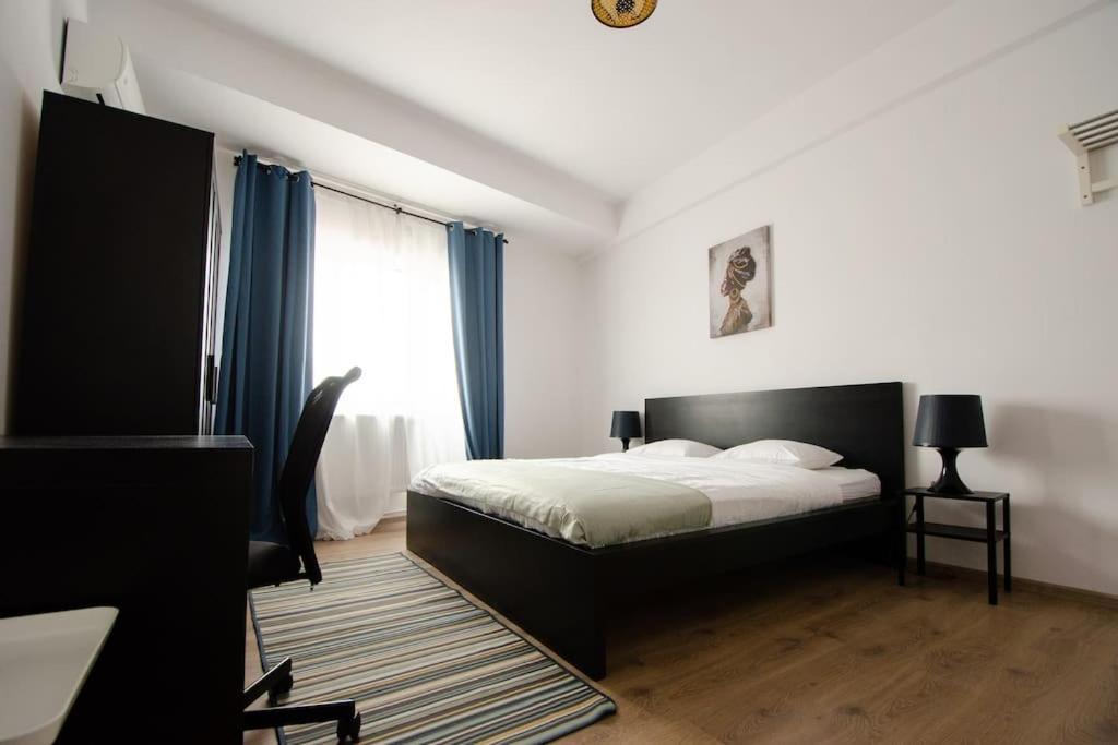 Gorgeous Apartment Near Old Town Bucharest Exterior photo